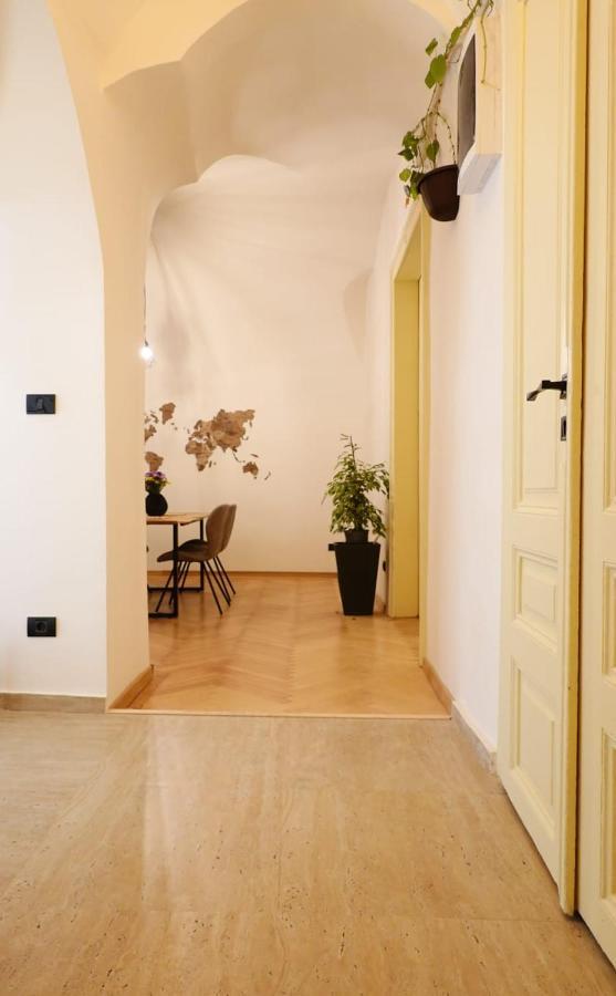The Industrique Home - 3 Bedroom Apartment Timişoara Exteriör bild