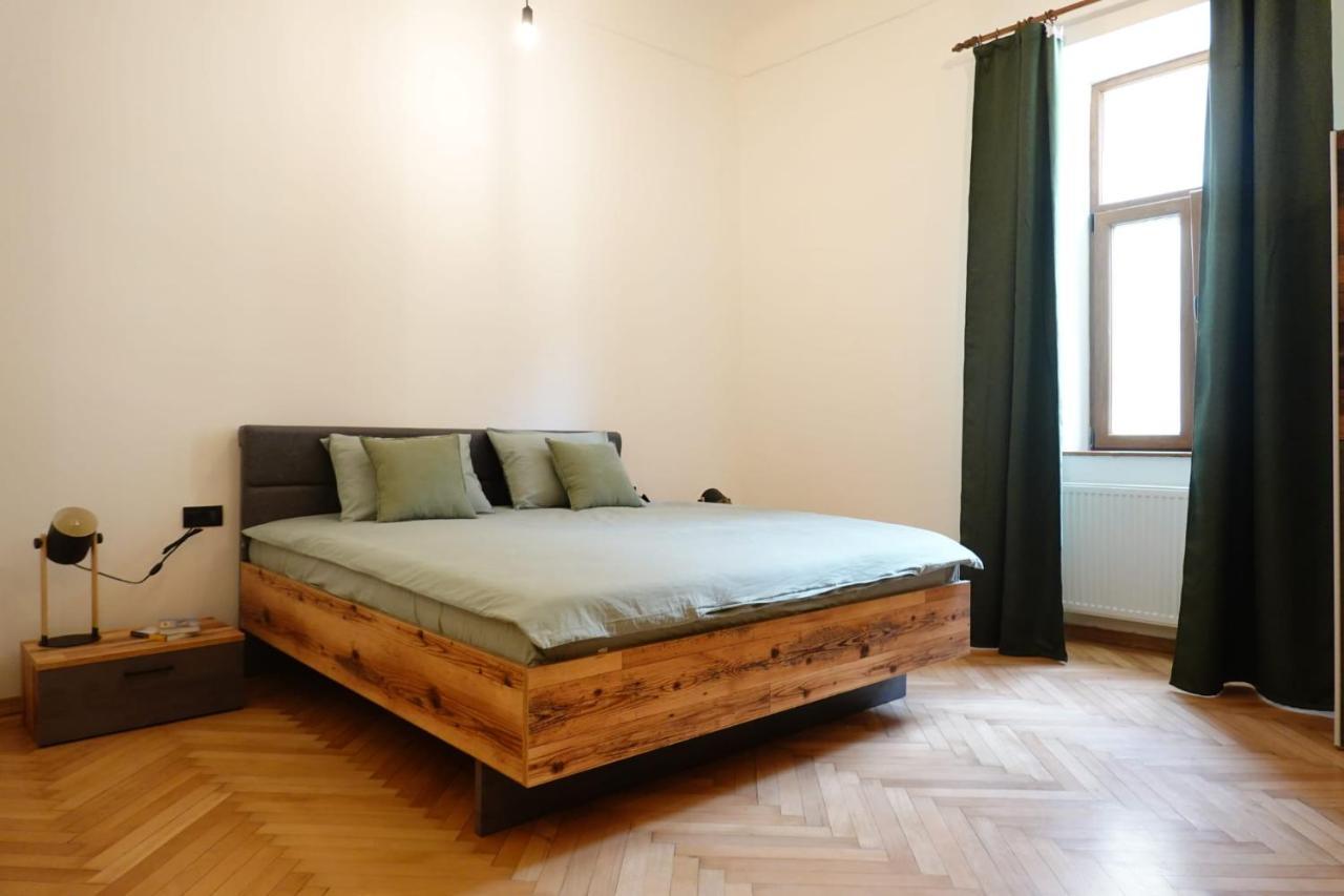 The Industrique Home - 3 Bedroom Apartment Timişoara Exteriör bild