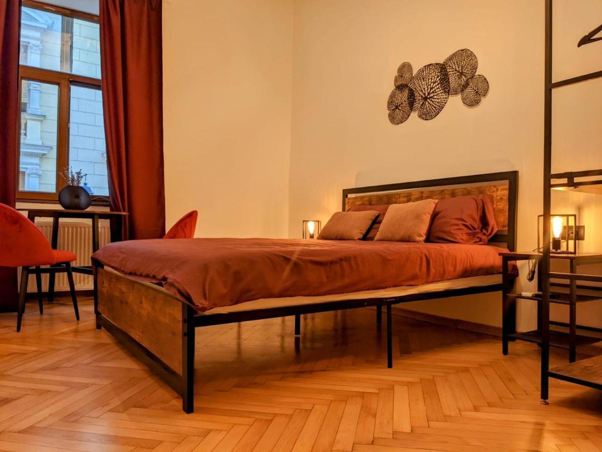 The Industrique Home - 3 Bedroom Apartment Timişoara Exteriör bild